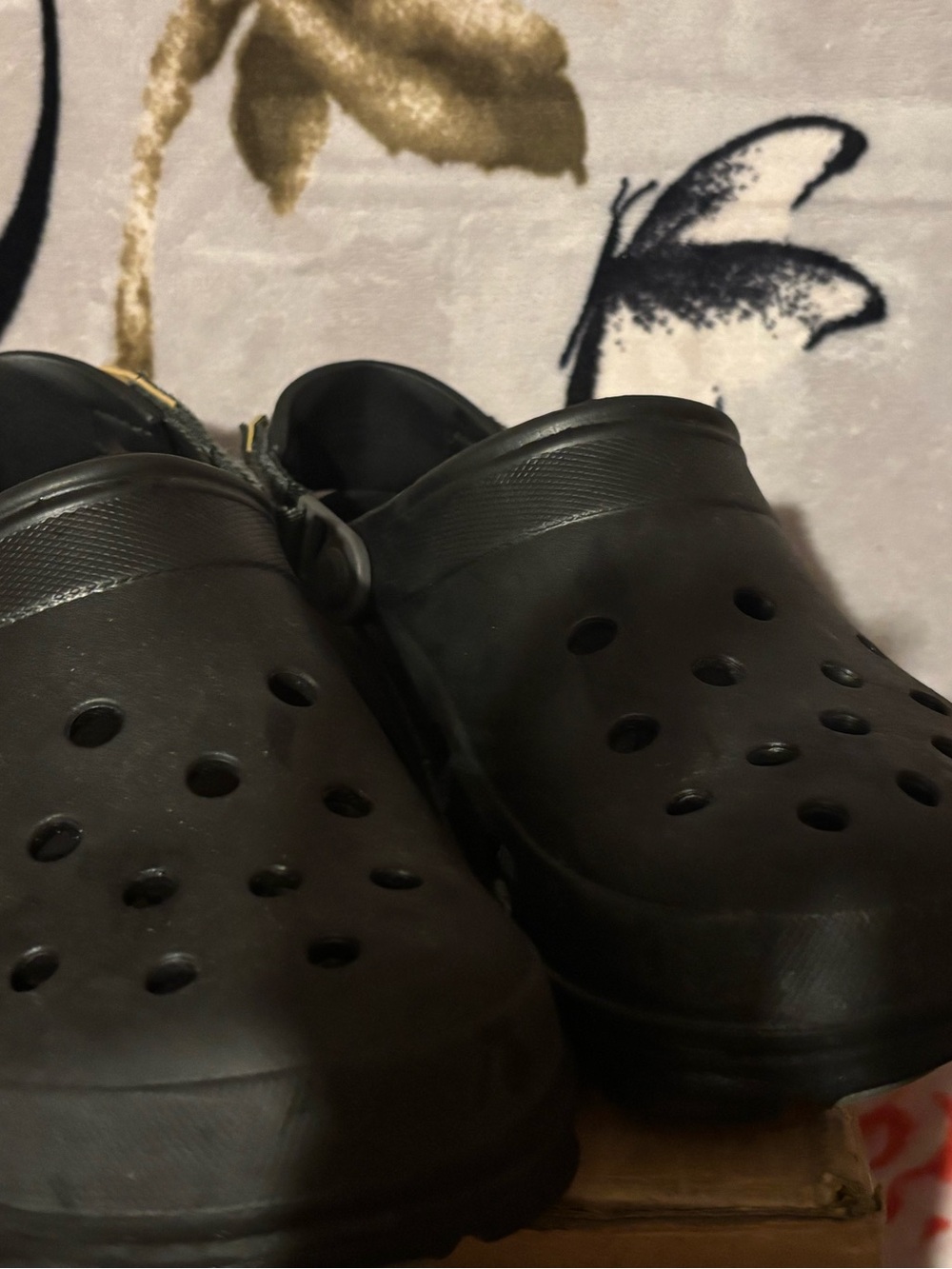 CROCS Men's Black Casual Vented Clogs